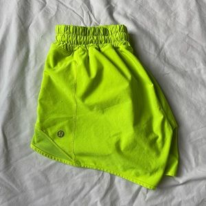 Lululemon hottie hots